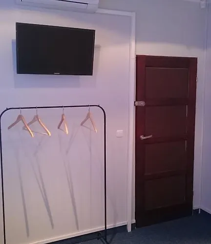 אכסניה Hello *