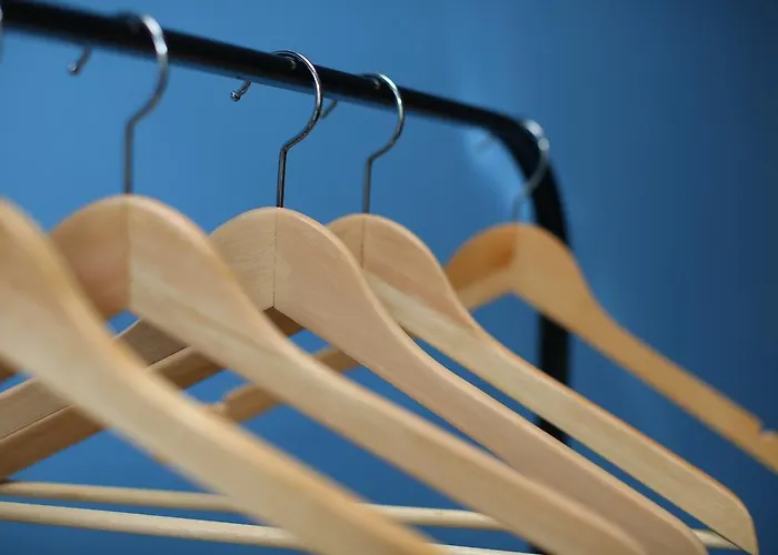 بيت شباب Hello *