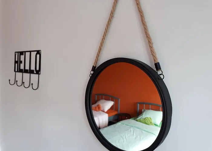 بيت شباب Hello